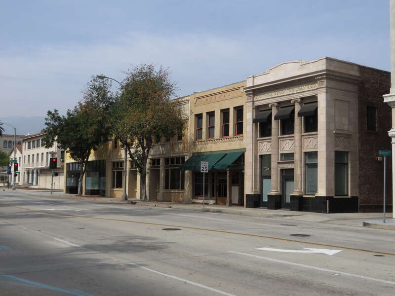 Pasadena is a city in Los Angeles County, California, United States. As of the 2010 United States Census, the population of Pasadena was 137,122, making it the 180th-largest city in the United States, down from 168th place in 2009. Pasadena is the