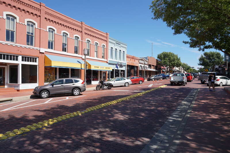 15th Street in Plano, Texas (United States).