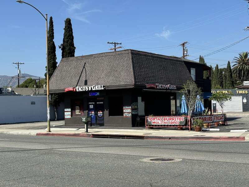 Restaurant Victoria's Tacos &amp;amp; Grill, Glendale, California.