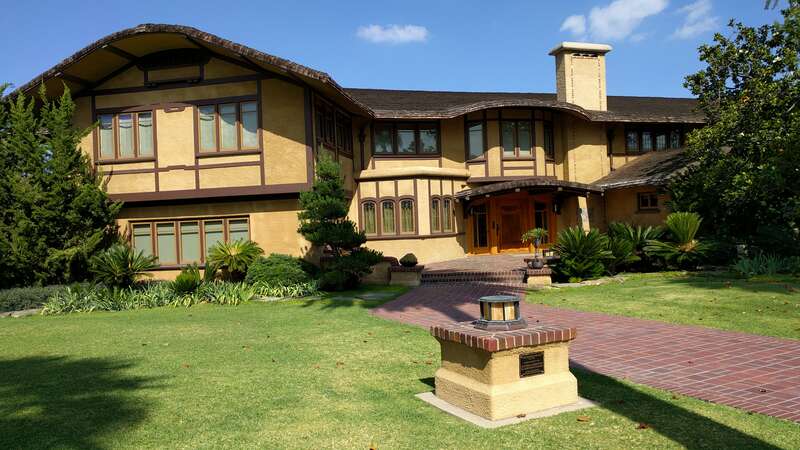 The w:Rose Graham and James Allen Freeman House in w:Pasadena, California, which is listed on the w:National Register of Historic Places.