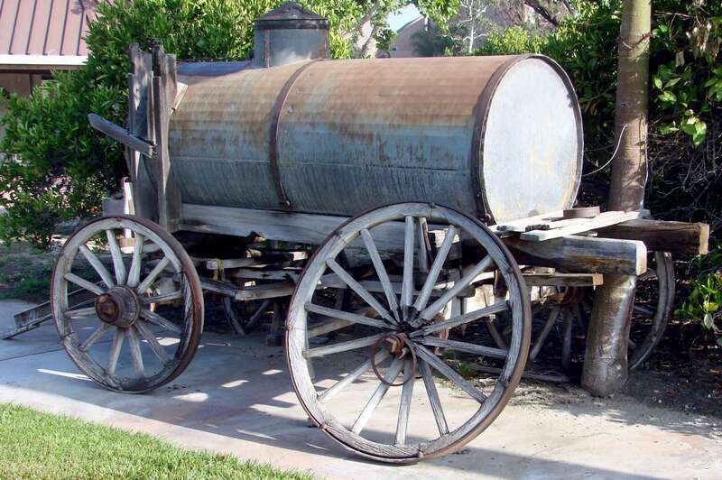 (1 in a multiple picture set)
This is the old orange grove water wagon at the S.B. County Museum. It was used to bring water out to irrigaate the groves that once blanketed Redlands, CA. I decided to photograph the wheels for this set of pictures.