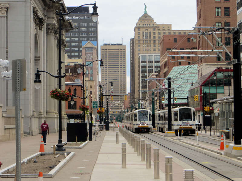 20150827 61 NFTA Light Rail @ Fountain Plaza