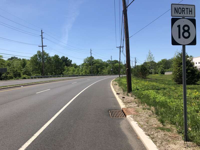 View north along New Jersey State Route 18 (Centennial Avenue) just north of Old New Brunswick Road and Hoes Lane in Piscataway Township, Middlesex County, New Jersey