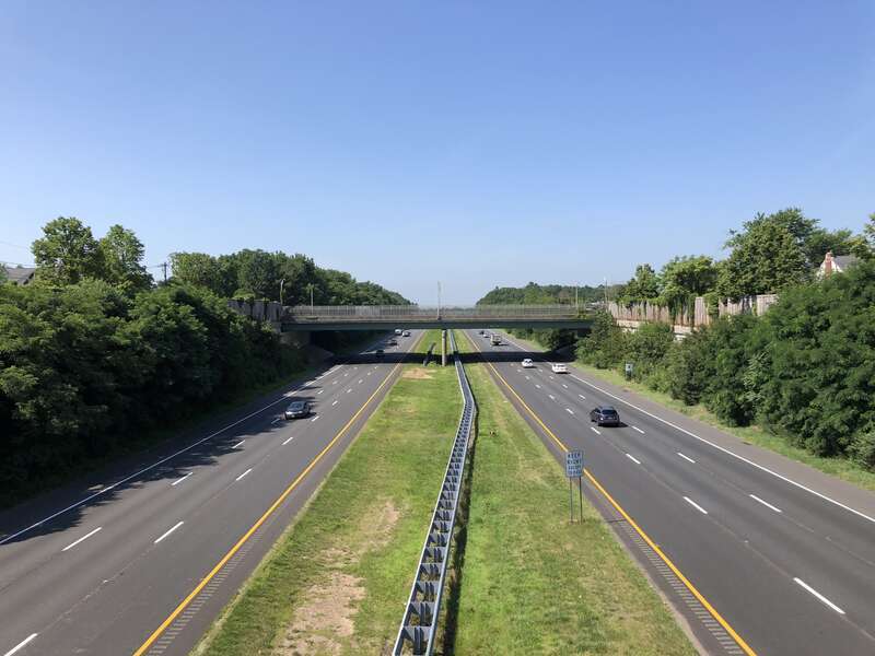 View south along Interstate 295 from the overpass for South Clinton Avenue in Hamilton Township, Mercer County, New Jersey