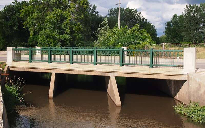 Bridge No. 5722 carrying U.S. Route 63 over Spring Valley Creek, Spring Valley, Minnesota, USA 





This is an image of a place or building that is listed on the National Register of Historic Places in the United States of America. Its reference