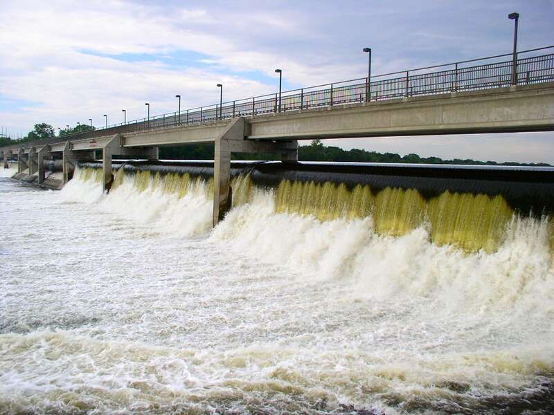 Coon Rapids Dam on the Mississippi River, Coon Rapids, Minnesota, USA