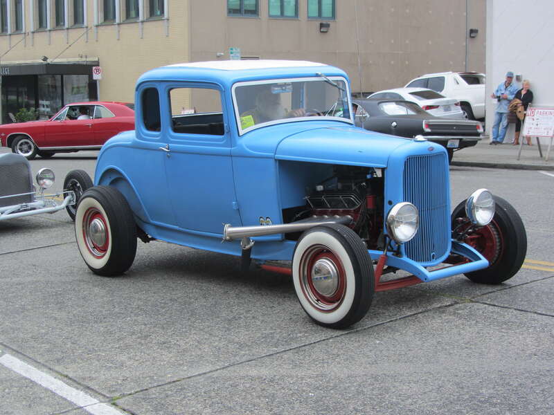 Five Window Deuce Coupe

 Colby Avenue, Everett, Washington.  Was a great event that I should have come to before.