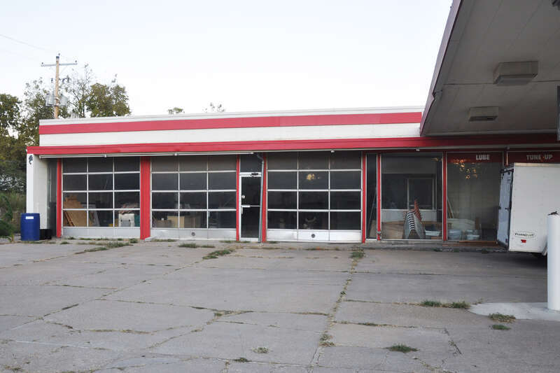 Dawson's Conoco Service Station