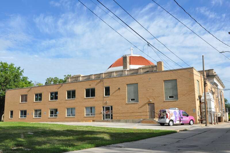 First United Methodist Church Lincoln
In 1955 an education addition was constructed on the rear (north) and in

1976 an elevator addition was constructed on the side (east).