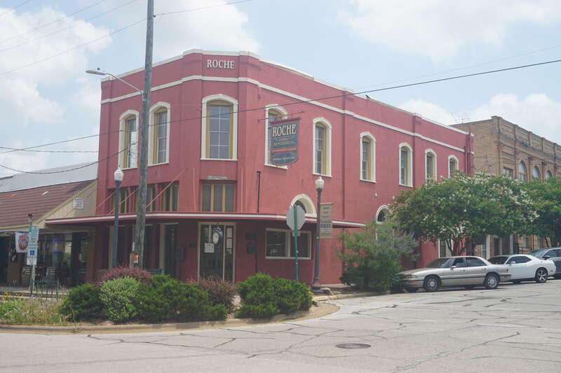 Roche Family Dentistry in Huntsville, Texas (United States).