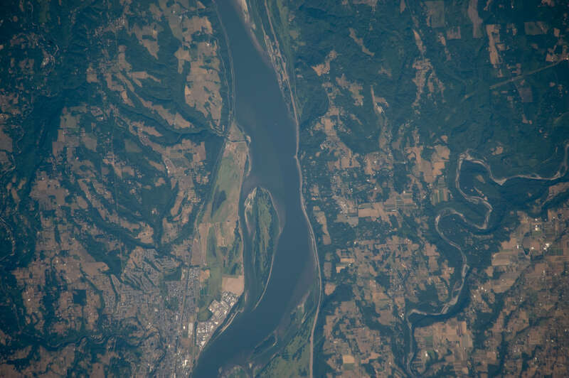 View of Oregon taken during ISS Expedition 20.