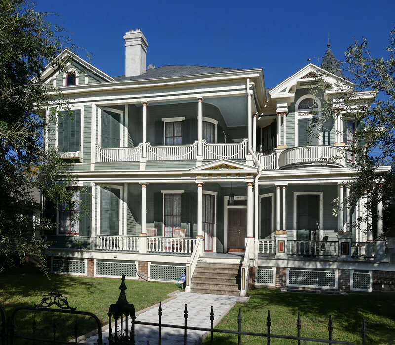 The East End Historic District, which initiated development in the area immediately east of Galveston’s Downtown Business District, saw its busiest period of construction during the last two decades of the 19th century. Many of the city’s government