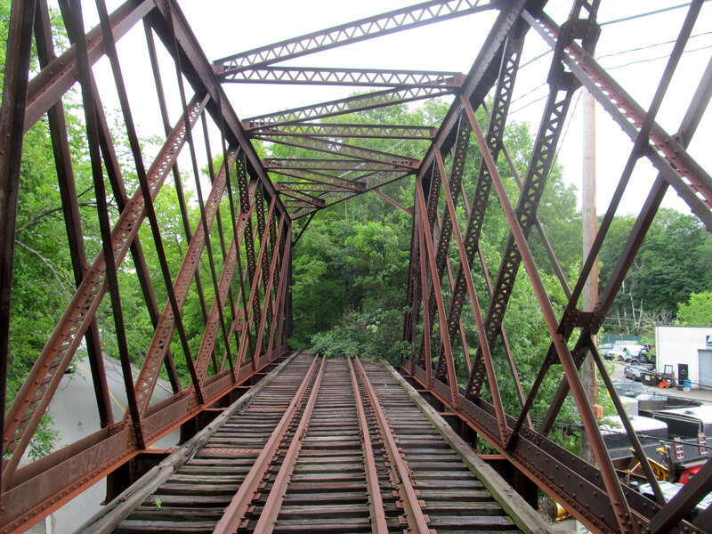 Looking east across the abandoned Linden Street Bridge in July 2015