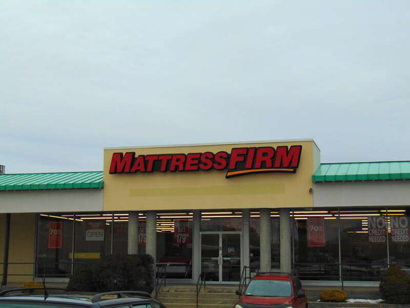 Mattress Firm (Woonsocket, Rhode Island)