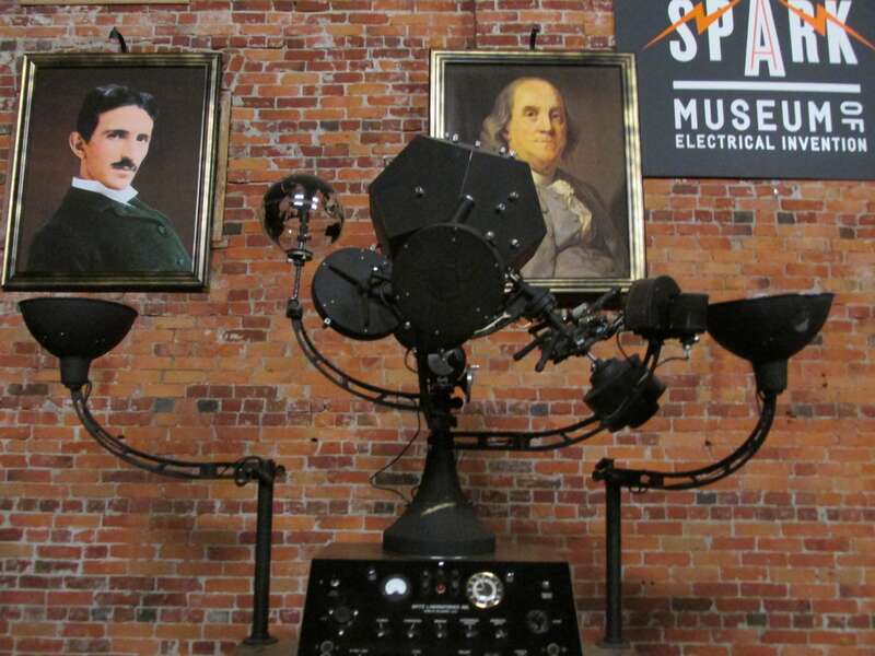 In the mid 1970s when I was in college I went to a planetarium show in old Haggard Hall at Western Washington University.  Thinking Western might not be able to afford much of a planetarium, I envisioned something like a milk carton with some light