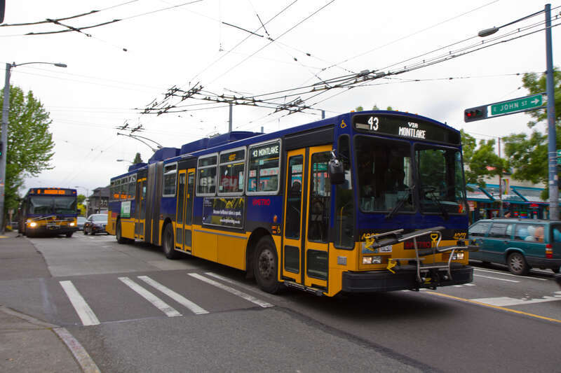 The right side destination sign has REALLY big letters.  Quite nice, though I wonder what the resolution is.