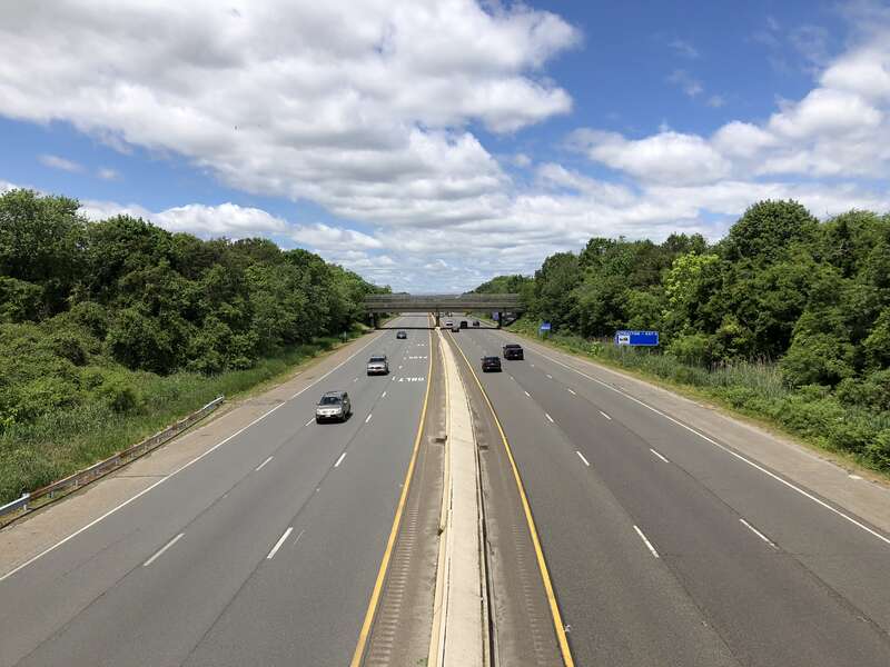 View west along New Jersey State Route 446 (Atlantic City Expressway) from the overpass for Franklin Boulevard in Pleasantville, Atlantic County, New Jersey