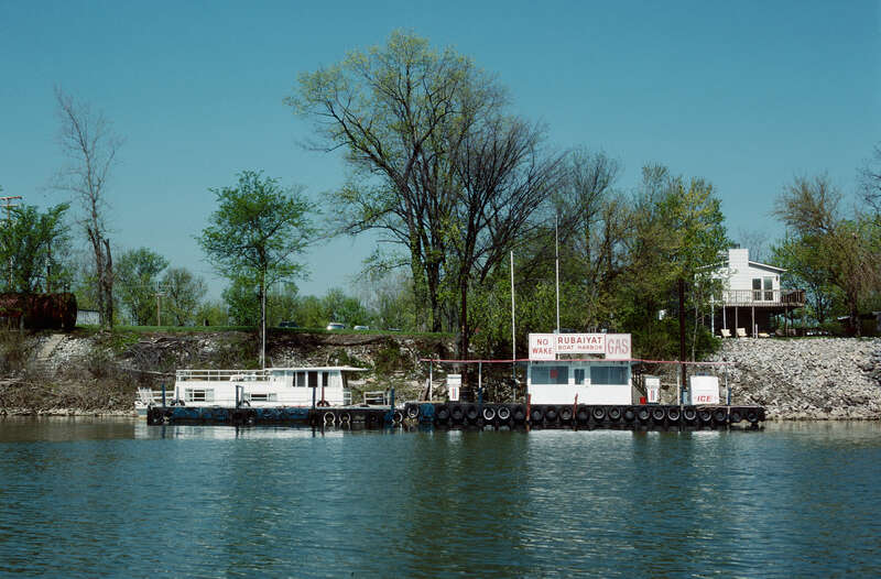 Looking ~WNW from Ohio River toward Indiana bank.
Photo 5 of 25-photo series of Ohio River mile 596 (right descending bank), taken from boat moving upstream (left to right).
.
Gas dock at Rubaiyat Boat Harbor.
The harbor itself is on Lentzier Creek