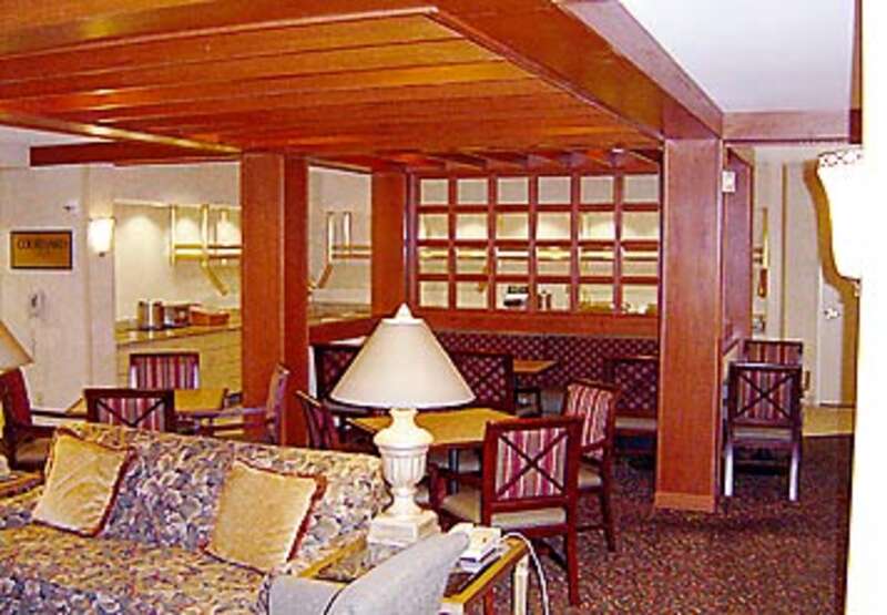 93-room new Courtyard includes large rooms with king beds, voicemail, full hot breakfast buffet, restaurant, guest laundry, indoor pool/whirlpool, 24-hour coffee/tea and fitness room and sports court.