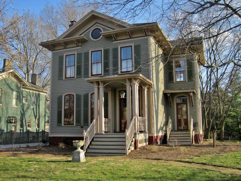 The Dr. D. O. Moore House in the East Grove Street District–Bloomington (1874). Dr. Moore also operated out of this house.






This is an image of a place or building that is listed on the National Register of Historic Places in the United States