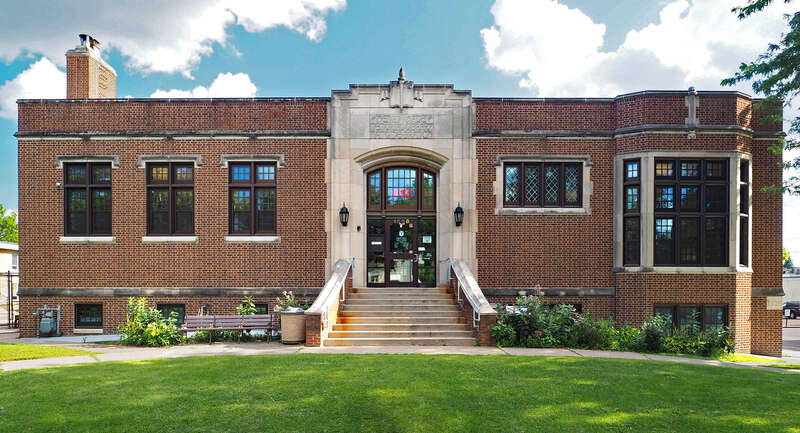 Hamline Midway Library, 1558 W Minnehaha Pkwy, Saint Paul, Minnesota, USA.  Viewed from the north.  





This is an image of a place or building that is listed on the National Register of Historic Places in the United States of America. Its