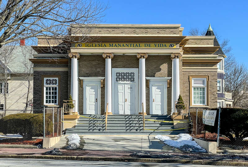 Iglesia Manantial De Vida, 244 Elmwood Avenue, (Elmwood neighborhood), Providence RI