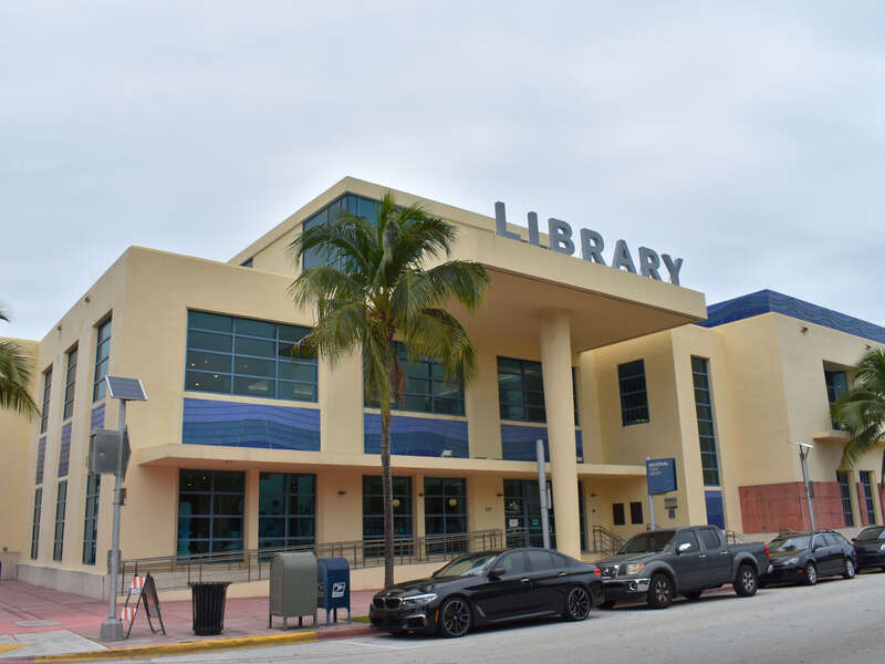 The Miami Beach Regional Library (1962) is adjacent to Collins Park and is a noncontributing resource in the Miami Beach Architectural District.
