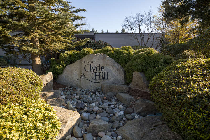 One of several decorative stones marking the City of Clyde Hill, Washington, US
