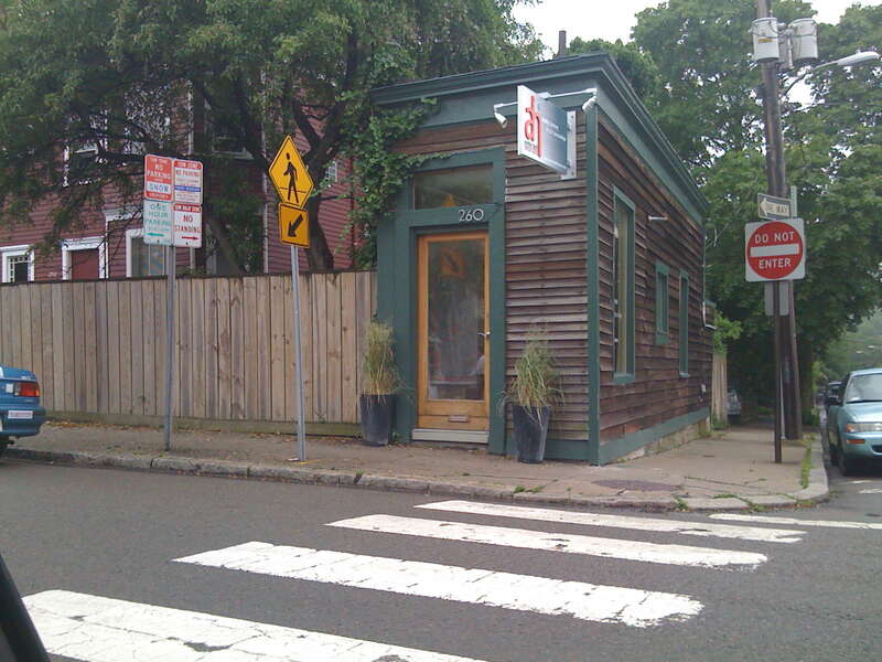Spite house at 260 Concord Ave, Cambridge, MA, USA