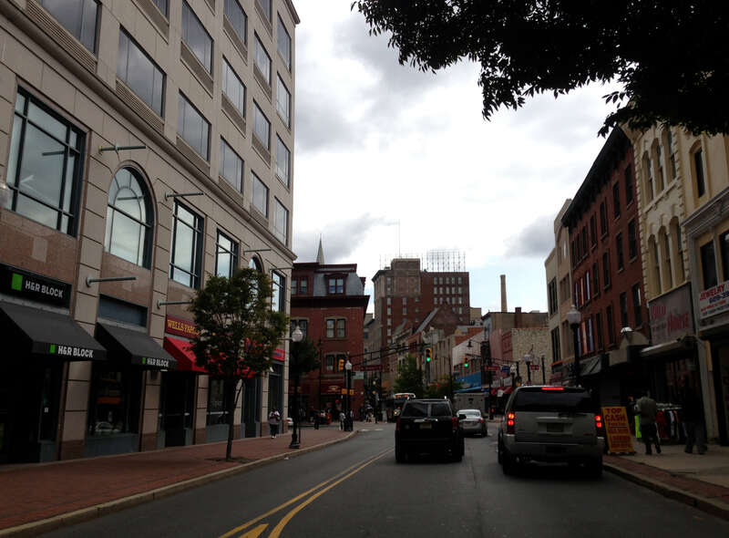 View east along East State Street near Broad Street (U.S. Route 206 northbound) in Trenton, New Jersey