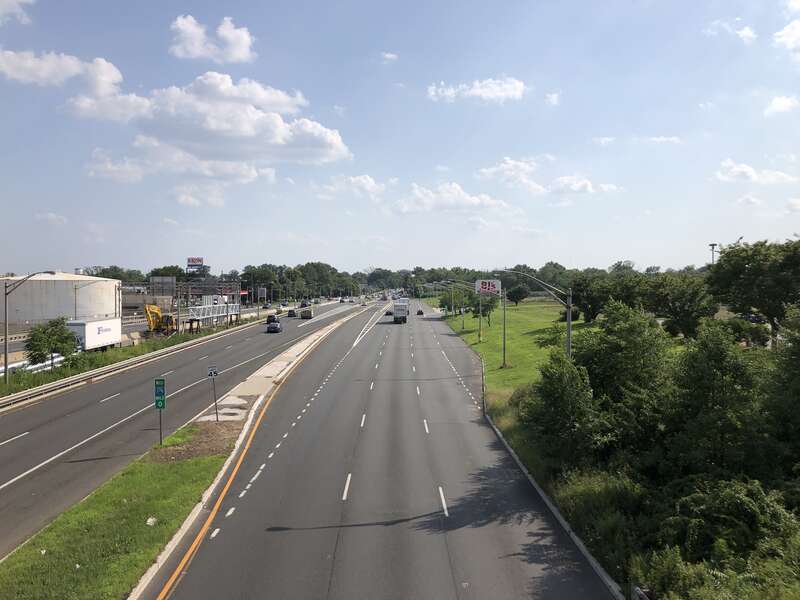 View south along the southbound lanes of U.S. Route 1 and U.S. Route 9 (Edgar Road) from the overpass for the rail line just south of Interstate 278 (Union Freeway) in Linden, Union County, New Jersey