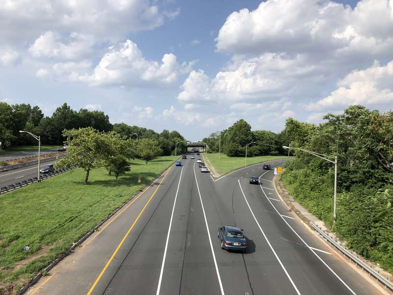 View north along the northbound lanes of U.S. Route 1 and U.S. Route 9 (Edgar Road) from the overpass for the rail line just south of Interstate 278 (Union Freeway) in Linden, Union County, New Jersey