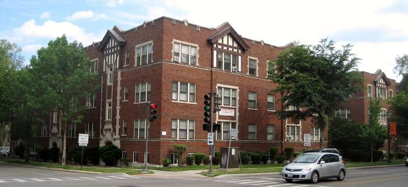 The Andridge Apartments in Evanston (1923)






This is an image of a place or building that is listed on the National Register of Historic Places in the United States of America. Its reference number is 84000927.