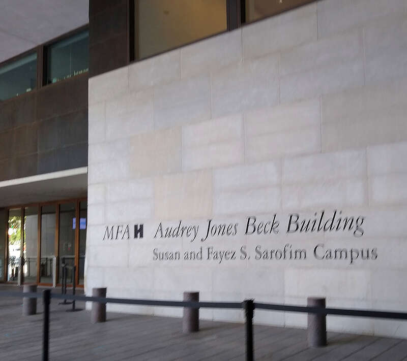 Entrance to the Audrey Jones Beck building of the Museum of Fine Arts, Houston,  
located on Main Street in Houston Museum District