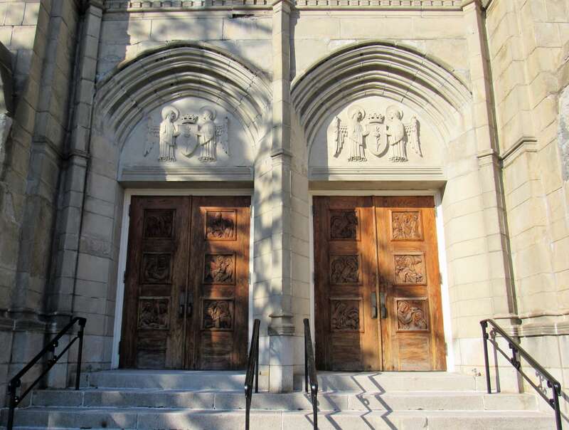 The main entrance into the Church of Saint Mary in Norwich, Connecticut.