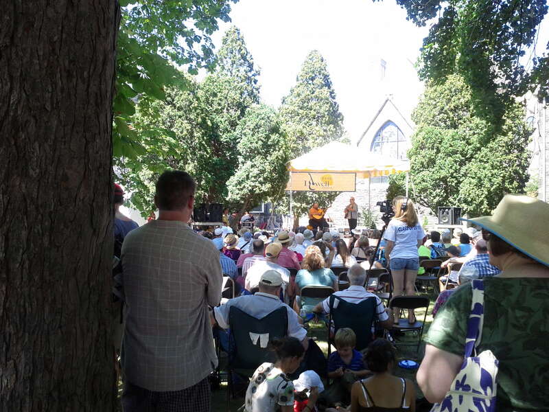 Lowell Folk Festival: Bluegrass band covering "smoke smoke smoke that cigarette" :)
