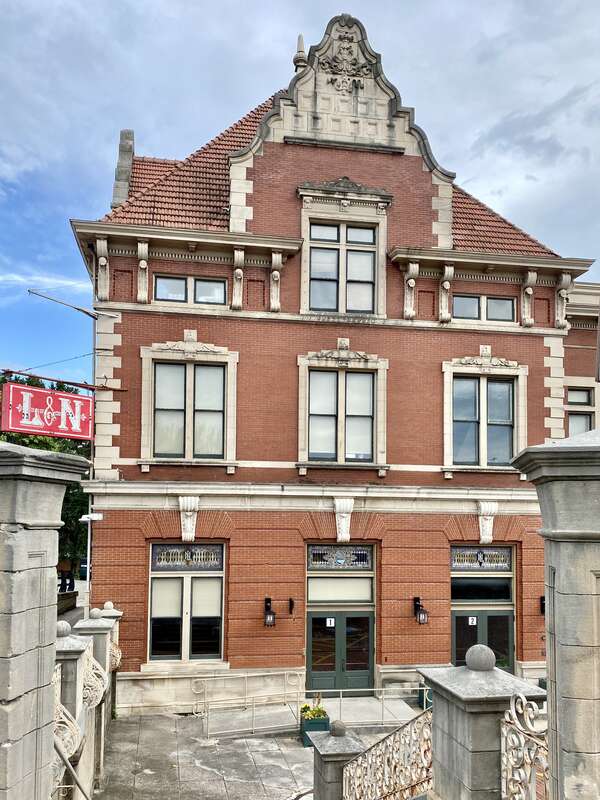 Built in 1904-05, this Chateauesque and Queen Anne-style passenger train station was designed by Richard Monfort for the Louisville and Nashville (L&amp;amp;N) Railroad.  The building was to serve passengers on the Louisville and Nashville (L&amp;amp;N) Line
