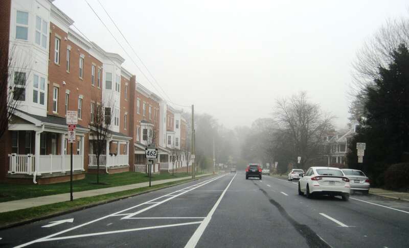 Photo of westbound Pennsylvania Route 462 (West Walnut Street) approaching its turn onto Race Avenue in Lancaster, Pennsylvania. Photo taken looking west-northwest between West End Avenue and Race Avenue.