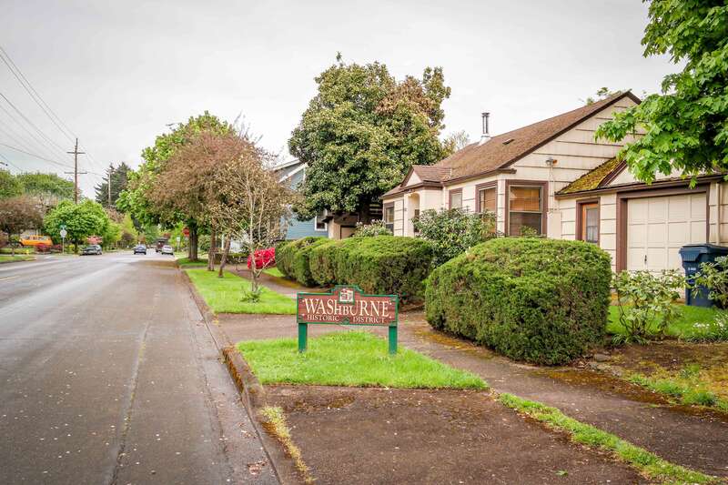 Entering the Washburne Historic District near 4th and E Streets