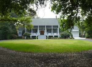Beal-Gaillard House (c. 1836) at 111 Myrtlewood Lane in Mobile, Alabama.