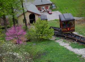 Funicular to Horseshoe Curve