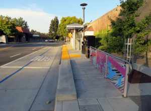 The northbound platform at Downtown San Leandro station in August 2020