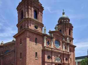 Title: The Catholic Basilica of St. Lawrence in Asheville, North Carolina.
Physical description: 1 photograph : digital, tiff file, color.

Notes: Purchase; Carol M. Highsmith Photography, Inc.; 2017; (DLC/PP-2016:103-7).; Forms part of: Carol M.