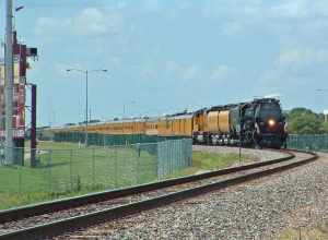 UPRR 3985 at College Station Tx