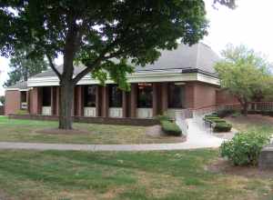 A modern building at the southeast corner of Hopmeadow Street and Wilcox Street in Simbury, Connecticut.  This is not the National Register-listed Simsbury Bank and Trust Company, which is at the northeast corner of Hopmeadow and Station Streets.