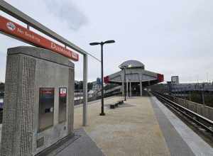 View of the platform for Dunwoody station, a metro station in Dunwoody, Georgia, facing north